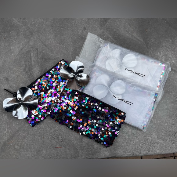 New MAC Cosmetics Sequin Makeup Bag - Picture 3 of 7